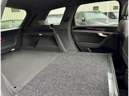 2025 Volkswagen Touareg - thumbnail 15