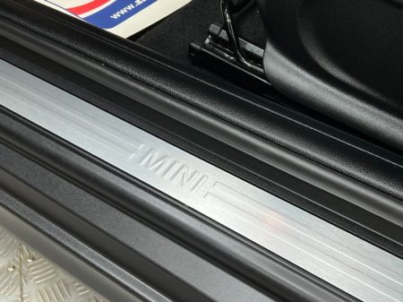 2017 MINI Cooper D - thumbnail 22