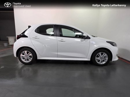 2025 Toyota Yaris Yaris Hybrid 115 Luna €25,845