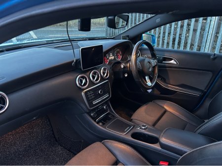 2016 Mercedes-Benz A Class Urban sport automatic 1.6 €16,995 thumbnail