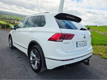 2018 Volkswagen Tiguan R-Line 2.0 TDI 150HP 4MOTION €18,950 thumbnail