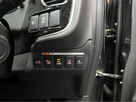 2018 Mitsubishi Outlander €19950! 2018 MITSUBISHI OUTLANDER PHEV G 2.4 AUTOMATIC / CRUISE CONTROL / 360° PARKING CAMERA / ELECTRIC HEATED SEATS / HEATED STEERING WHEEL / PADDLE SHIFTERS €19,950 thumbnail