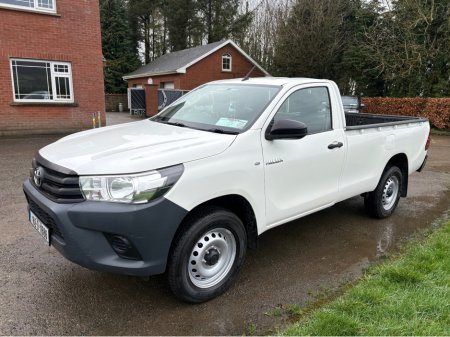 2016 Toyota Hilux - thumbnail 4