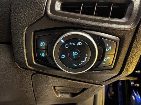 2015 Ford Focus - thumbnail 19