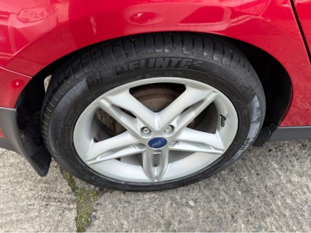 2015 Ford Focus - thumbnail 13