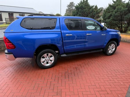 2020 Toyota Hilux - thumbnail 11