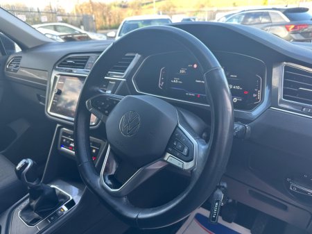 2023 Volkswagen Tiguan Allspace 2.0 TDI 150HP Life €38,950 thumbnail
