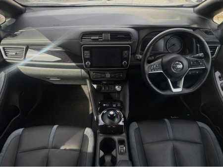 2022 Nissan Leaf - thumbnail 9