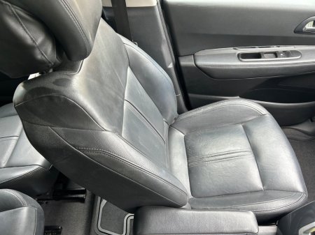 2016 Peugeot 5008 - thumbnail 15