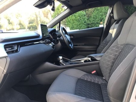 2022 Toyota C-HR - thumbnail 6