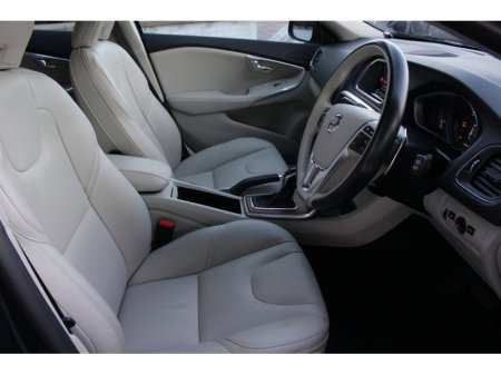 2019 Volvo V40 2.0D4 INSCRIPTION 5DR HATCHBACK AUTO HUGE SPEC  // 1 OWNER CAR // AS NEW CONDITION THROUGHOUT // BUY WITH CONFIDENCE AA AND SIMI APPROVED DEALER 2026 // FINANCE ARRANGED // €19,950 thumbnail