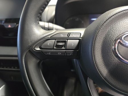 2023 Toyota Yaris - thumbnail 16