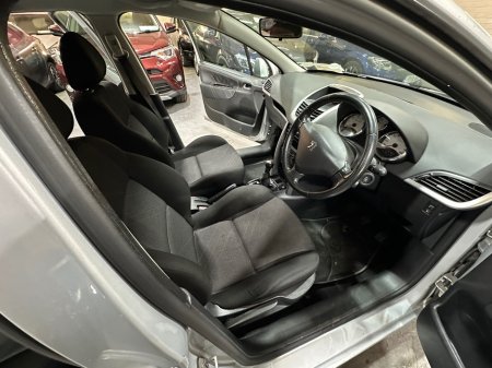 2008 Peugeot 207 1.4 75 bhp SX €2,888 thumbnail