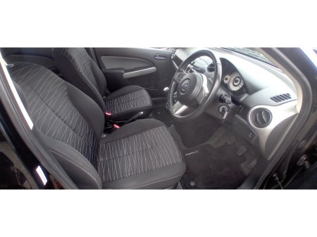 2010 Mazda Mazda2 - thumbnail 14