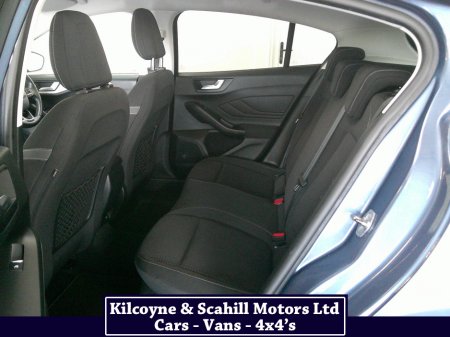 2019 Ford Focus - thumbnail 14