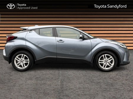2021 Toyota C-HR HYBRID LUNA // REAR CAMERA // BLUETOOTH // AIR CON // TOYOTA SAFETY SENSE // €180 ROAD TAX // FULL WARRANTY €23,945 thumbnail