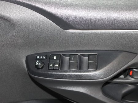 2020 Toyota Yaris 6aa-mxph10 €15,999 thumbnail