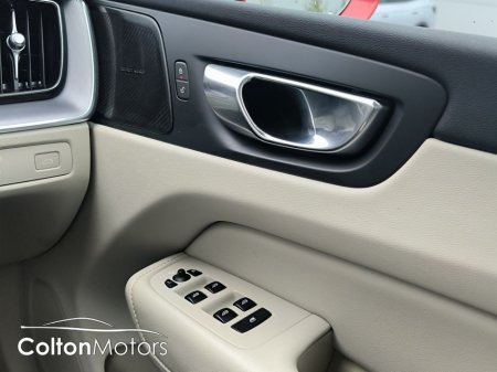 2022 Volvo XC60 - thumbnail 22