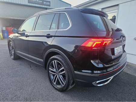 2023 Volkswagen Tiguan - thumbnail 6