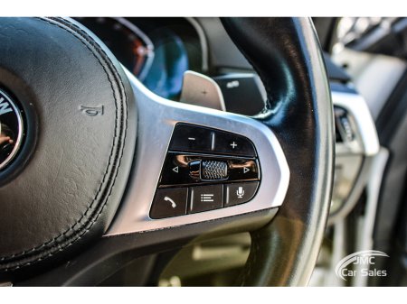 2022 BMW 5 Series - thumbnail 23