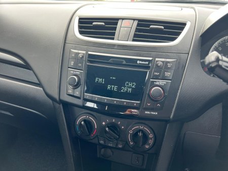 2016 Suzuki Swift - thumbnail 13