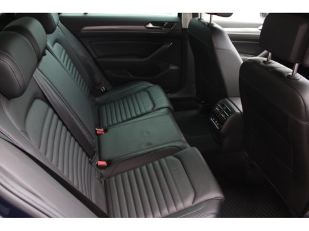 2019 Volkswagen Passat - thumbnail 16