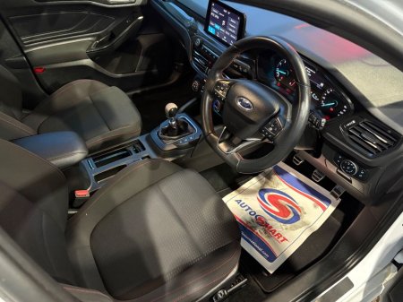 2019 Ford Focus - thumbnail 2