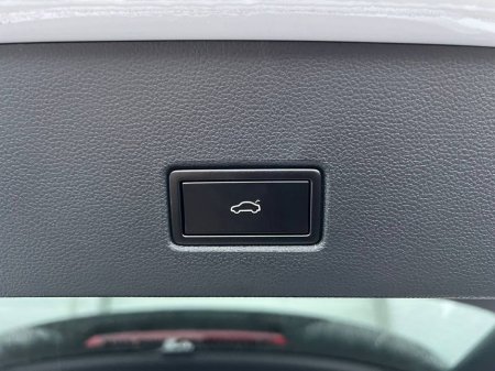 2020 Volkswagen T-Roc R-LINE 2.0 TDI * BIG SPEC * // PARKING SENSORS // R-LINE SPORT SEATS // DIGITAL CLUSTER €26,900 thumbnail