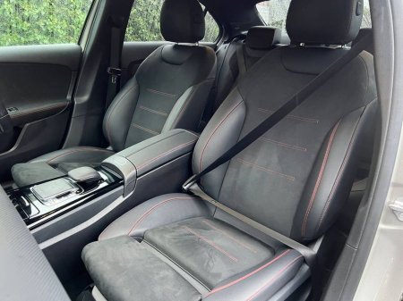 2021 Mercedes-Benz A Class A200d AMG-LINE PREMIUM PLUS // VIRTUAL COCKPIT // FULL SERVICE HISTORY // 18" DIAMOND CUT ALLOYS €32,900 thumbnail