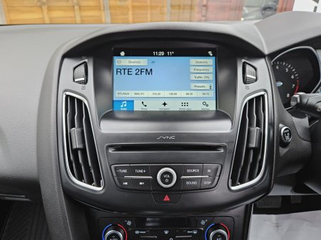 2017 Ford Focus - thumbnail 28