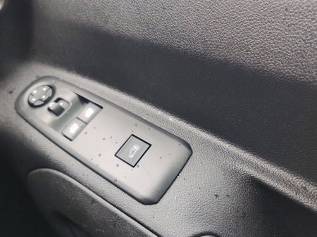 2020 Peugeot Partner  €10,995 thumbnail