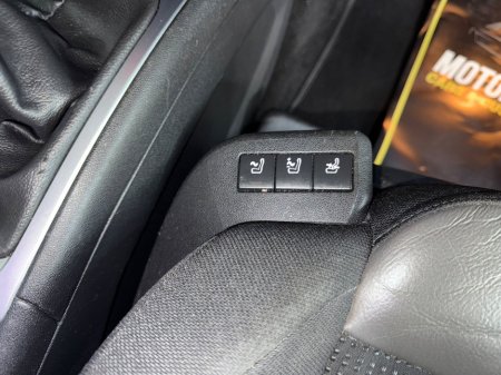 2015 Citroen C4 e-HDi 115 Airdream 6-spd man EXCLUSIVE €6,950 thumbnail