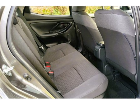 2023 Toyota Yaris 1.5 HYBRID LUNA 4DR AUTO €23,500 thumbnail