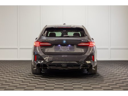 2025 BMW 5 Series - photo 5