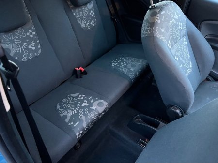 2010 Ford Ka - thumbnail 4