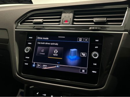 2023 Volkswagen Tiguan R-LINE 1.4 TSI PHEV S- DSG €38,950 thumbnail