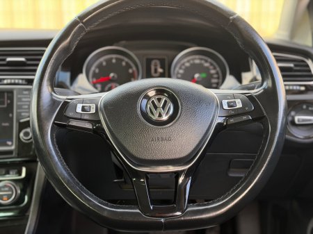 2016 Volkswagen Golf 1.4 TSI 5DR 150HP ACT Highline €13,950 thumbnail