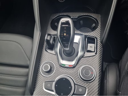 2025 Alfa Romeo Giulia V6 BI-TURBO QUADRIFOGLIO thumbnail