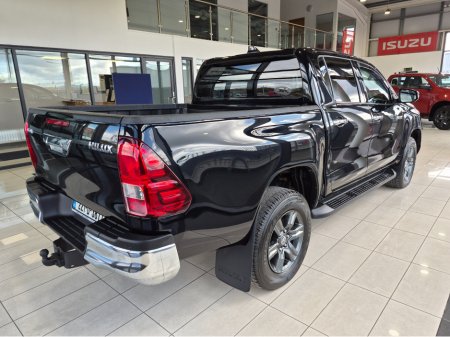 2022 Toyota Hilux - view 3