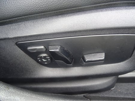 2021 BMW 5 Series - thumbnail 16