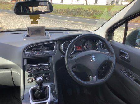 2010 Peugeot 5008 - thumbnail 2