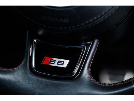 2016 Audi S8 - thumbnail 18