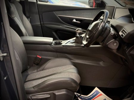 2019 Peugeot 3008 - thumbnail 9