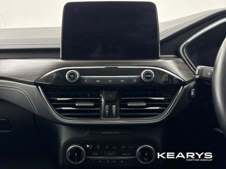 2023 Ford Kuga 2.5 Duratec 225PS PHEV Vignale *Solar Silver* €33,950 thumbnail