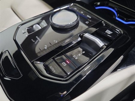 2025 BMW i5 - thumbnail 10