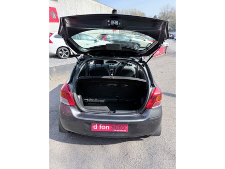 2009 Toyota Yaris - thumbnail 12