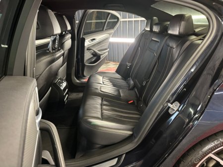 2019 BMW 5 Series - thumbnail 16