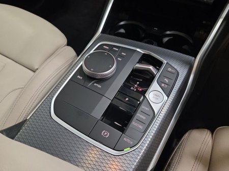 2026 BMW 3 Series 330e M Sport Saloon thumbnail