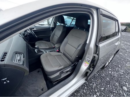 2018 Volkswagen Golf 2018 Volkswagen Golf 1.2 TSI Automatic €17,950 thumbnail