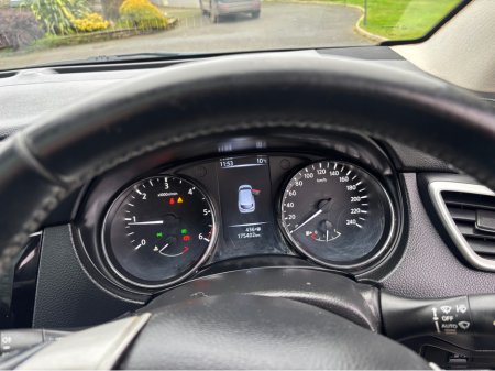 2016 Nissan Qashqai 1.5 SV MY16 E6 4DR €11,950 thumbnail